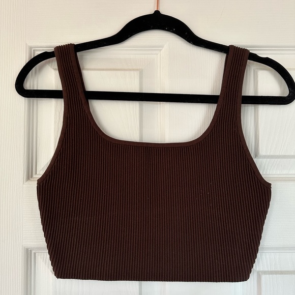 Aritzia Sculpt Cropped Tanks - Picture 2 of 3